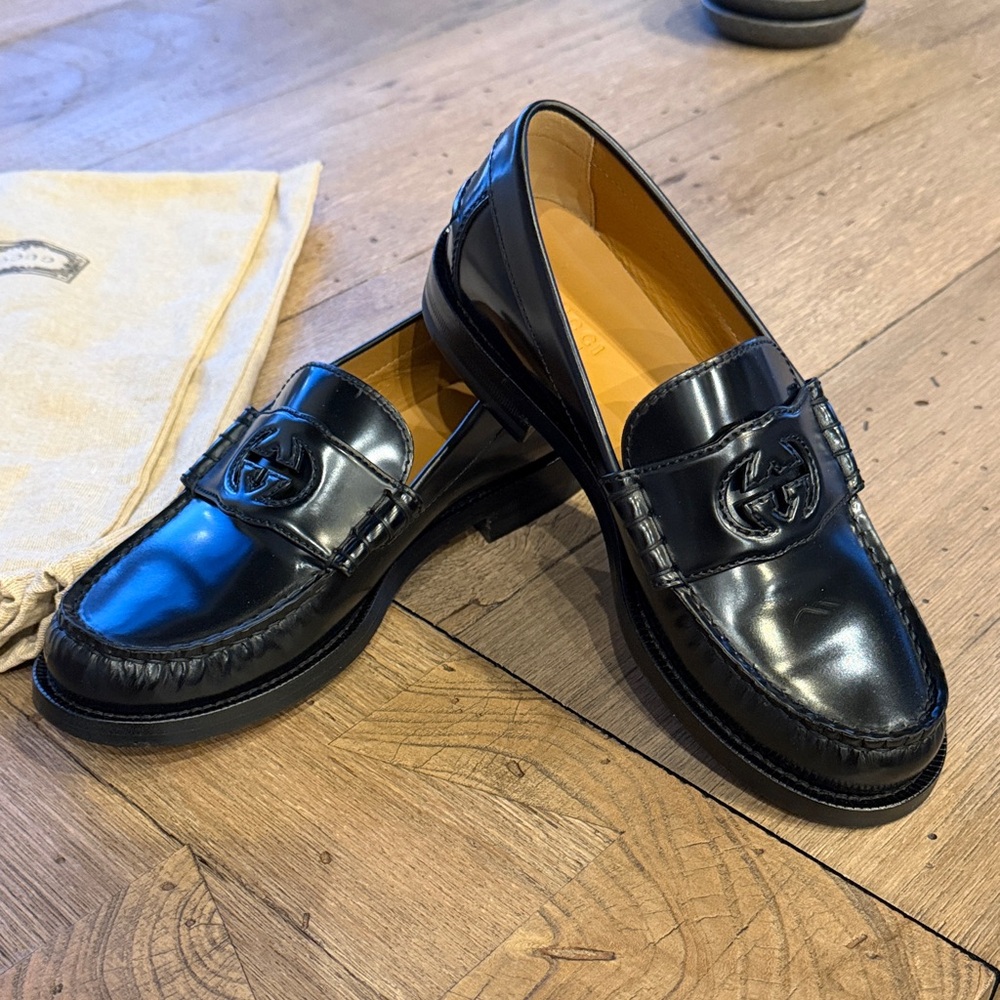 Women’s Black Gucci Loafers. New never worn, only in house to try!